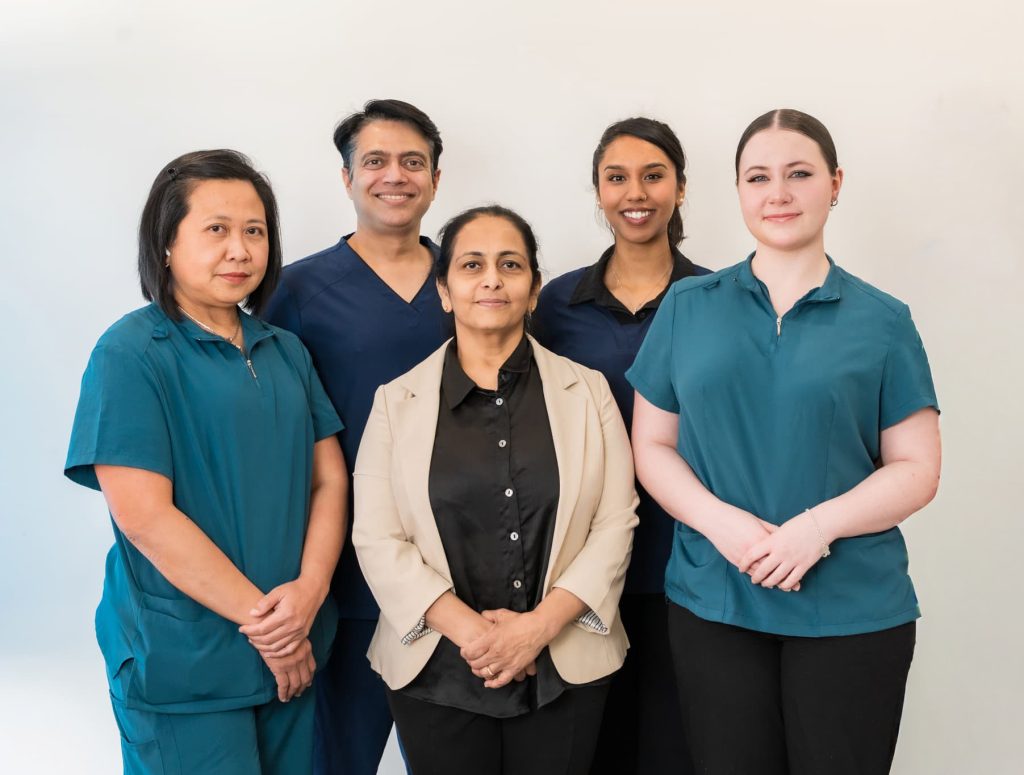Exquisite Smiles Warner dental team group photo